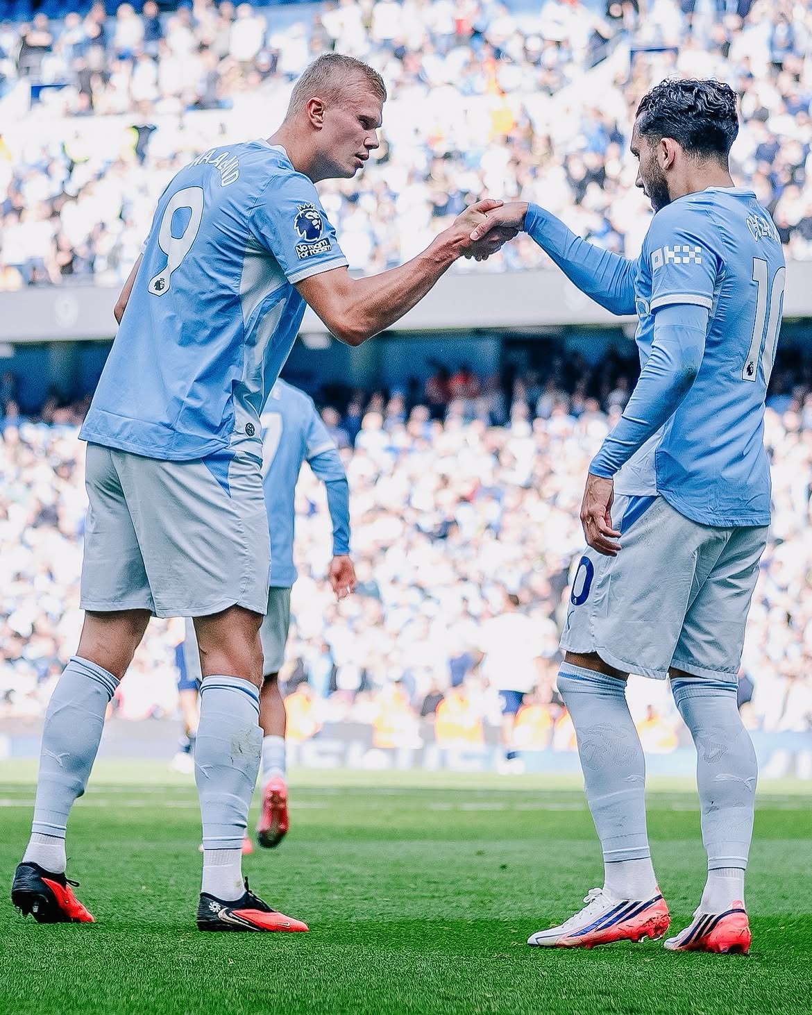 EPL Table: Manchester City edge past Coventry 1–0 to move three points clear at the top of the Premier League table.